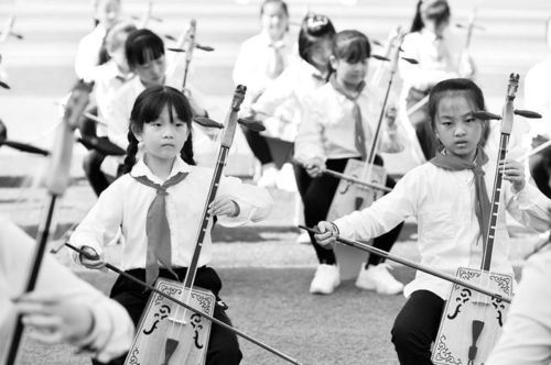 太原市杏花嶺區(qū)化工路小學組建少兒馬頭琴樂團